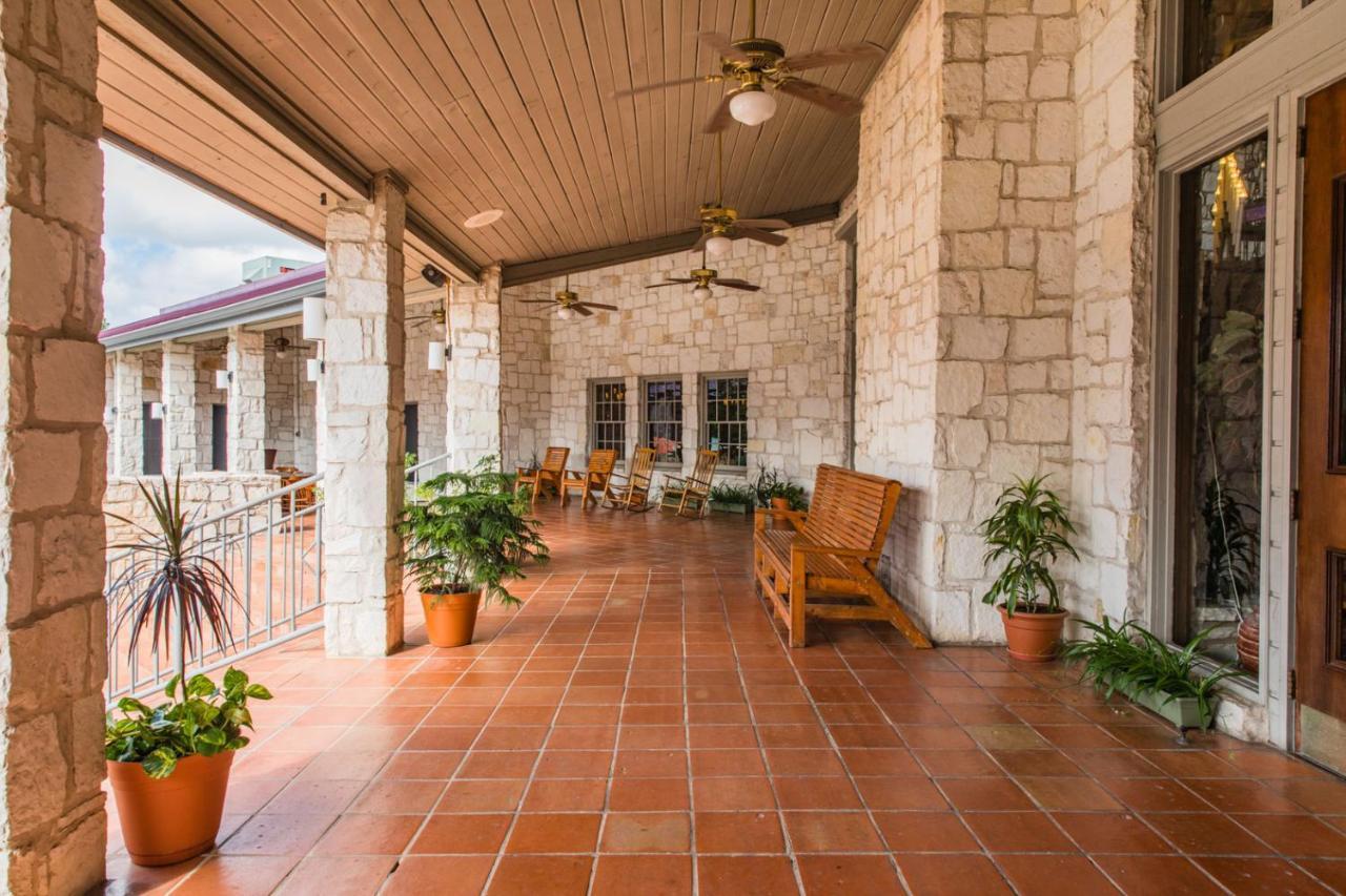 Y O Ranch Hotel And Conference Center Kerrville Bagian luar foto